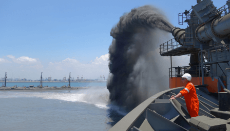 Dredging work inspection by Kinlan Cosulting
